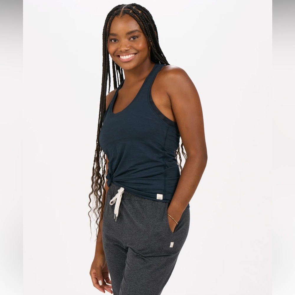 Vuori Women's Lux Performance Tank In Ink Blue Racerback  Top Size M (A5)